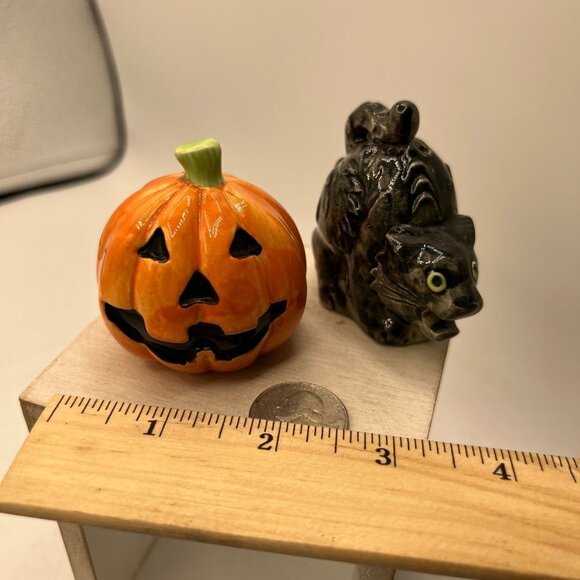 Fritz & Floyd Halloween Cat Pumpkin Salt And Pepper Shakers - Picture 10 of 10